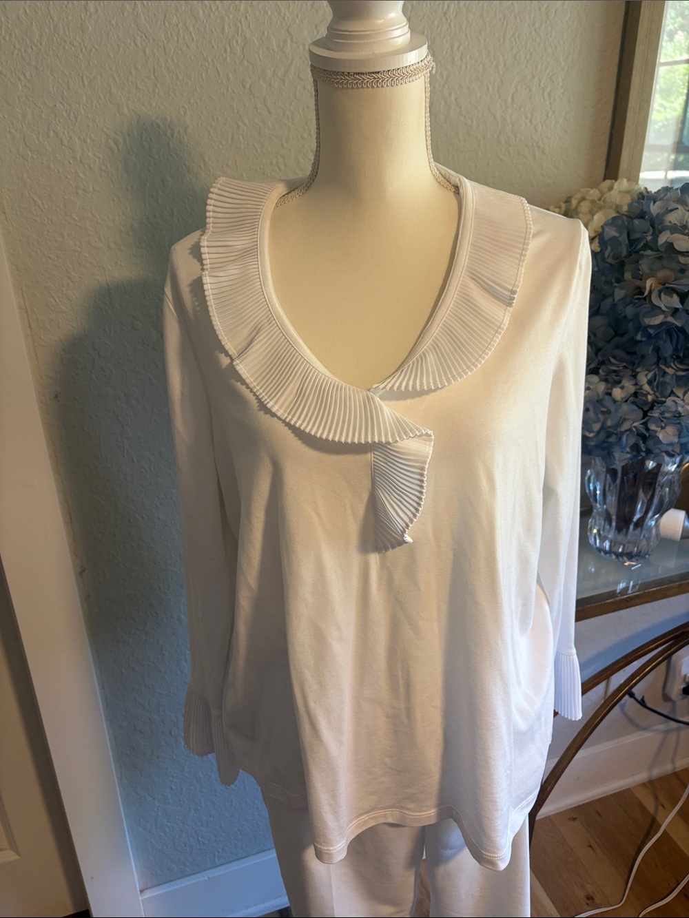 NIC+ZOE White Pleated Ruffle V-Neck Blouse